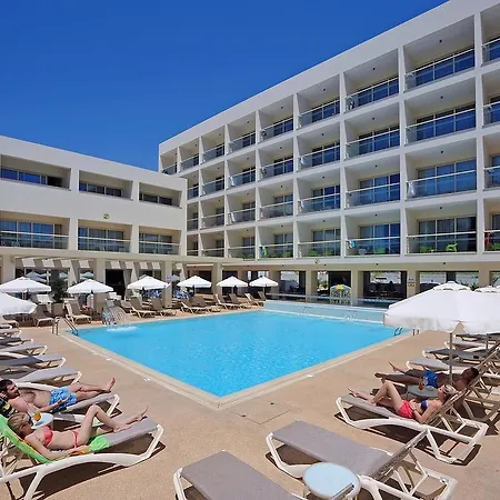 Nelia Gardens