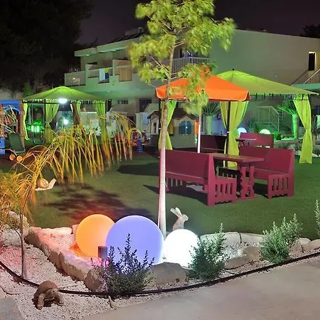 Nelia Gardens Hotel 4*