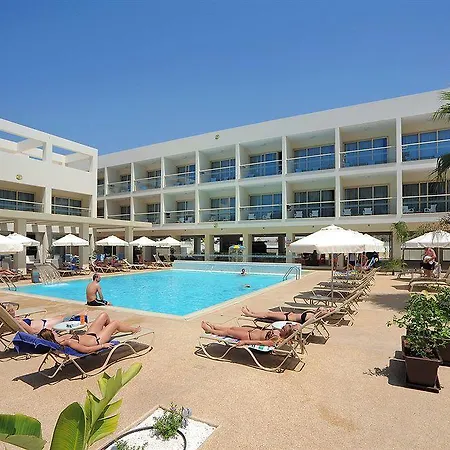 Nelia Gardens