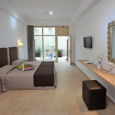 Hotel Nelia Gardens 4*