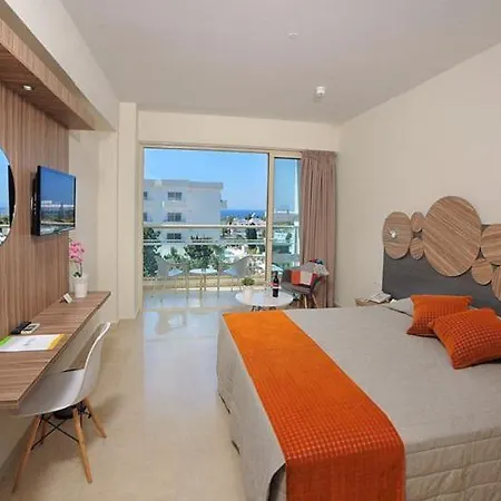 Nelia Gardens Hotel 4*